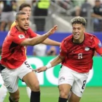 إمام عاشور لاعب الأهلي