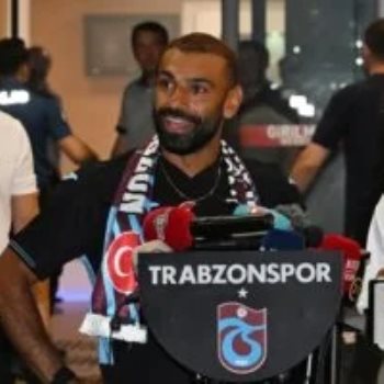 محمد صلاح قائد منتخب مصر ولاعب طرابزون سبور