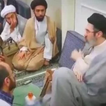 مجتبى خامنئي يظهر فى الفيديو الذى بثته وكالة "مهر" جالسا وسط عدد من طلابه