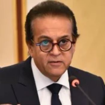 الدكتور خالد عبدالغفار وزير الصحة والسكان