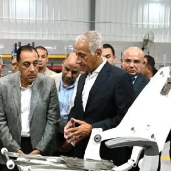رئيس الوزراء يفتتح مصنعي «تكنوفيجن»