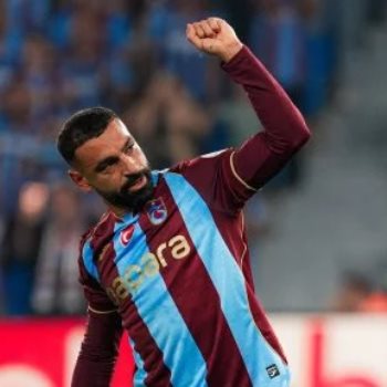محمد صلاح قائد منتخب مصر المحترف فى طرابزون التركي
