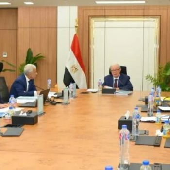الدكتور حسين عيسى نائب رئيس مجلس الوزراء للشؤون الاقتصادية