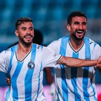 لاعبو بيراميدز خلال الاحتفال بأحد الأهداف