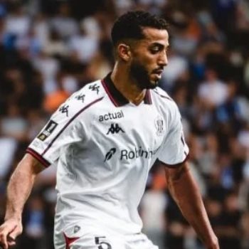 محمد عبد المنعم يقود قائمة نيس ضد ستراسبورج