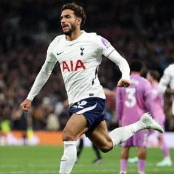 عمر مرموش نجم منتخب مصر ونادي توتنهام