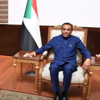 نبيل فهمي مع رئيس وزراء السودان