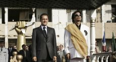 ساركوزي مع القذافي