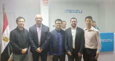 قيادات شركة Meizu خلال افتتاح أحد مراكز خدمة العملاء