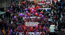 مواطنون برشلونة يتظاهرون تنديدا بأوضاع العمال