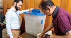 العراقيون في الخارج بدأوا الإدلاء بأصواتهم في الانتخابات البرلمانية العراقية
