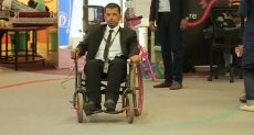 معقدين يبتكرون كرسى متحرك لمساعدة ذوى الإعاقة 
