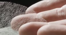 شركة يابانية تصنع أوراقاً أرق من الجلد البشري
