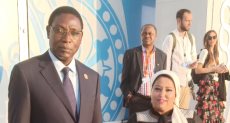 وزير داخلة الكونغو مع محررة دوت مصر