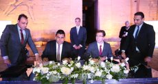 وزير الاتصالات يشهد توقيع مذكرة التفاهم بين فودافون والمصرية للاتصالات