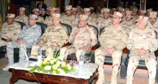 وزير الدفاع يتفقد أعمال التطوير بمعهد نظم المعلومات للقوات المسلحة 