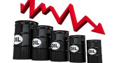 انخفاض أسعار النفط العالمية