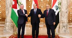 الرئيس السيسي والعاهل الأردنى ورئيس وزراء العراق