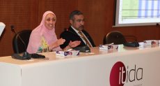 هالة الجوهري وحسام عثمان خلال المؤتمر