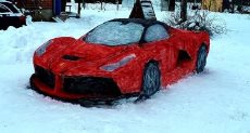 السيارة علي الثلج
