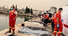 فرق الإنقاذ تواصل البحث عن ناجيين قرب سواحل طرابلس