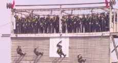 طلاب من أكاديمية الشرطة يؤدون "عروض ميدان"