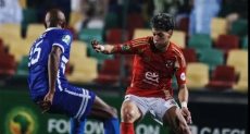 إمام عاشور في مباراة الأهلي والهلال