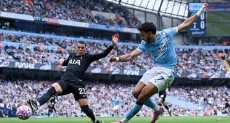 عمر مرموش في مباراة مانشستر سيتي وتوتنهام