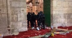 قوات الاحتلال الإسرائيلي تدنس المسجد الأقصى