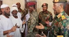القيادة السودانية مع طوائف الشعب