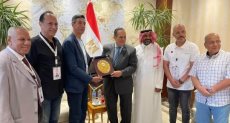 رئيس الأوكسا يحضر فعاليات البطولة العربية لألعاب القوى