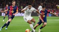 جانب من مباراة سابقة بين برشلونة وريال مدريد