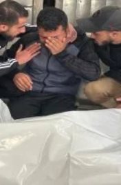 البكاء على شهداء غزة