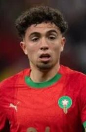 نائل العيناوي لاعب منتخب المغرب وروما الايطالي