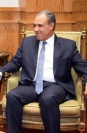 وزير الخارجية مع مسئول بالاتحاد الأفريقي